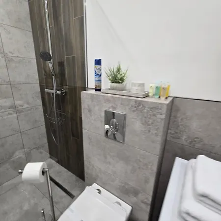 Boleslaviaapartments - Apartament Merci 3, Private Parking Болеславець Екстер'єр фото