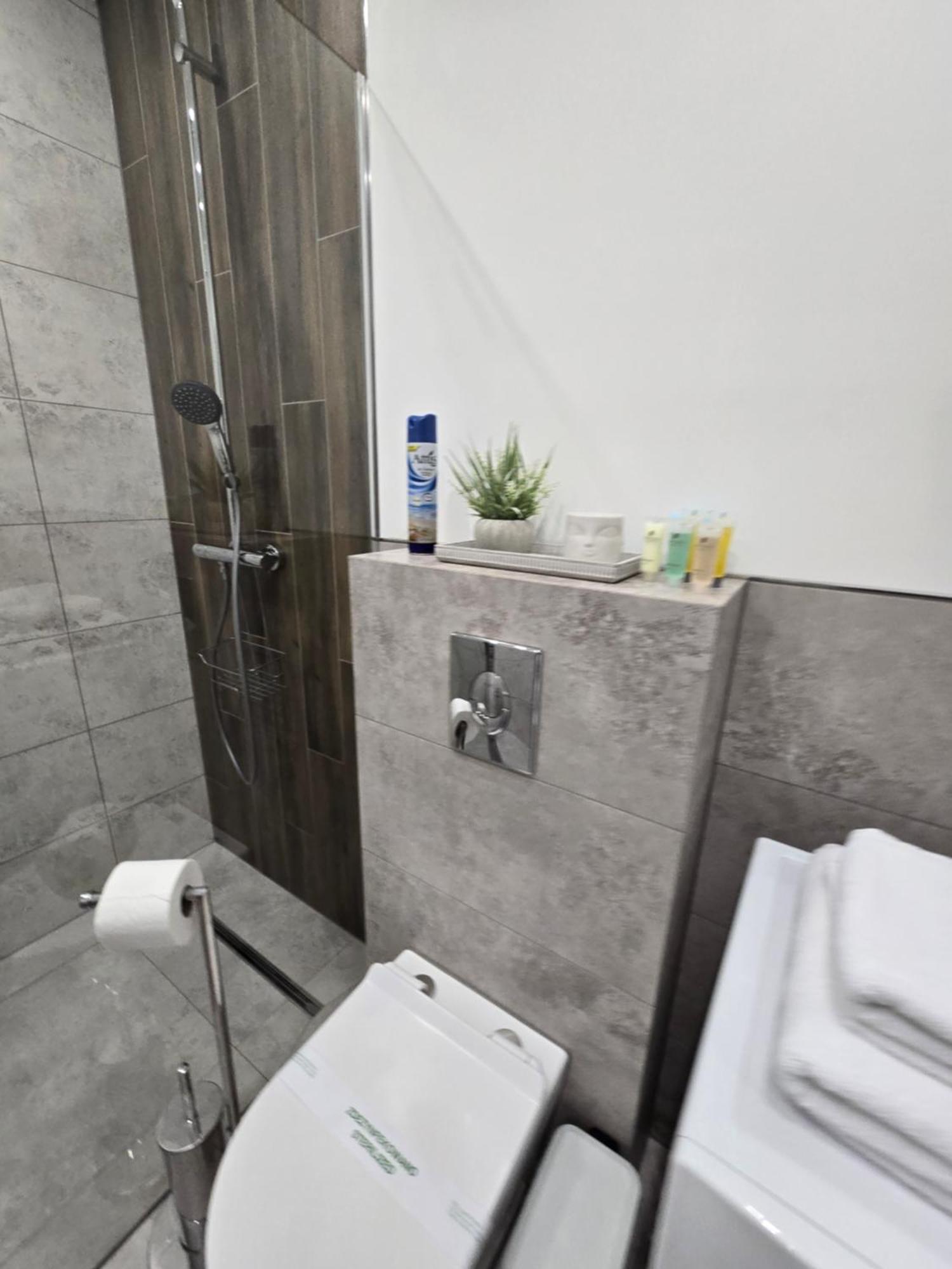Boleslaviaapartments - Merci 3, Private Parking Apartment *
